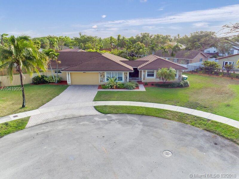 KENDALL PLACE - Residential