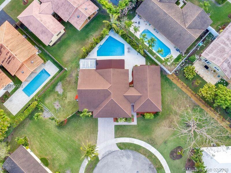 KENDALL PLACE - Residential