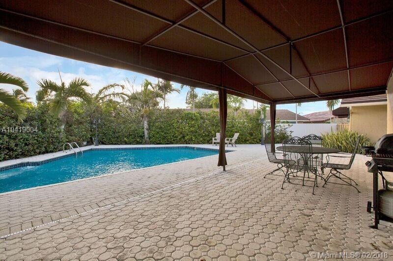 KENDALL PLACE - Residential