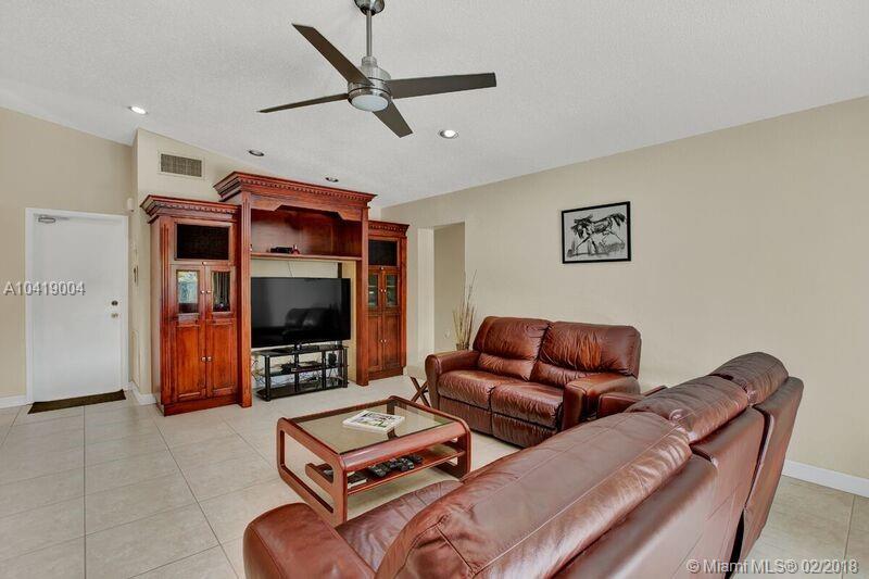 KENDALL PLACE - Residential