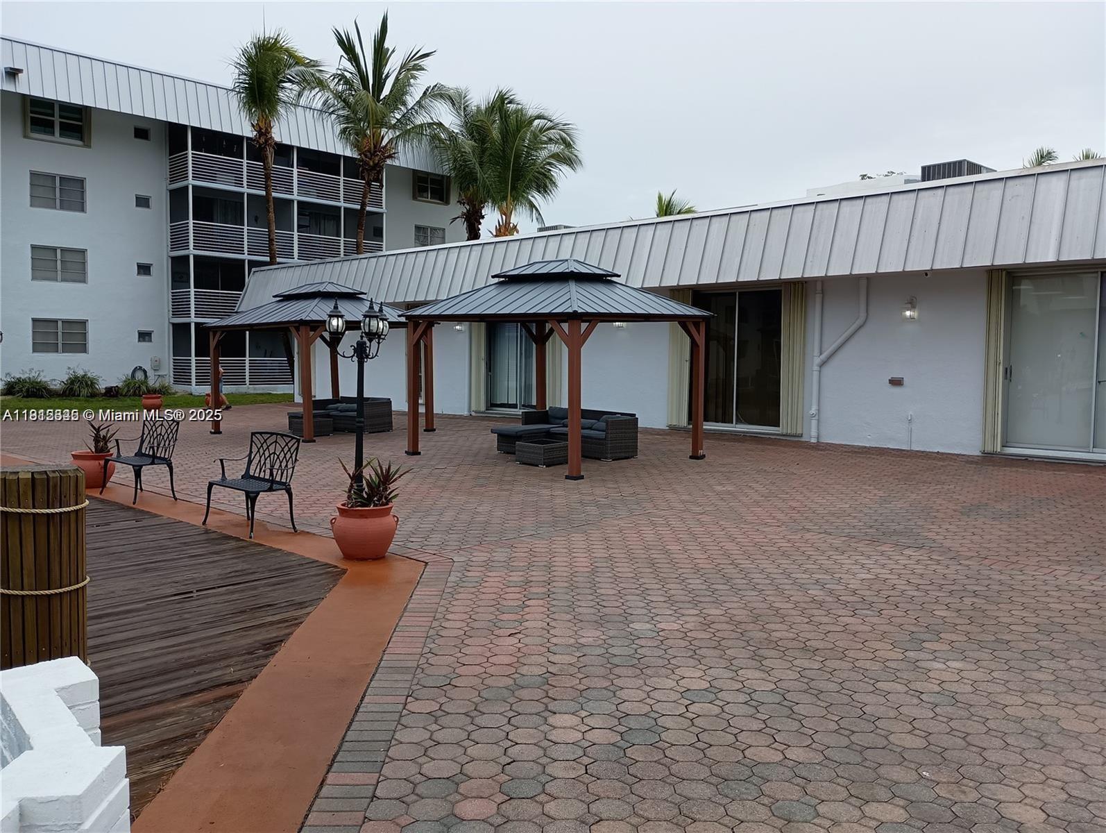 EDEN ISLES CONDO PART 1 - Residential