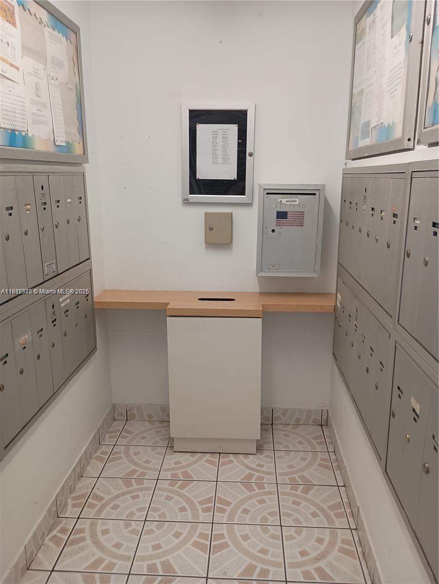 EDEN ISLES CONDO PART 1 - Residential