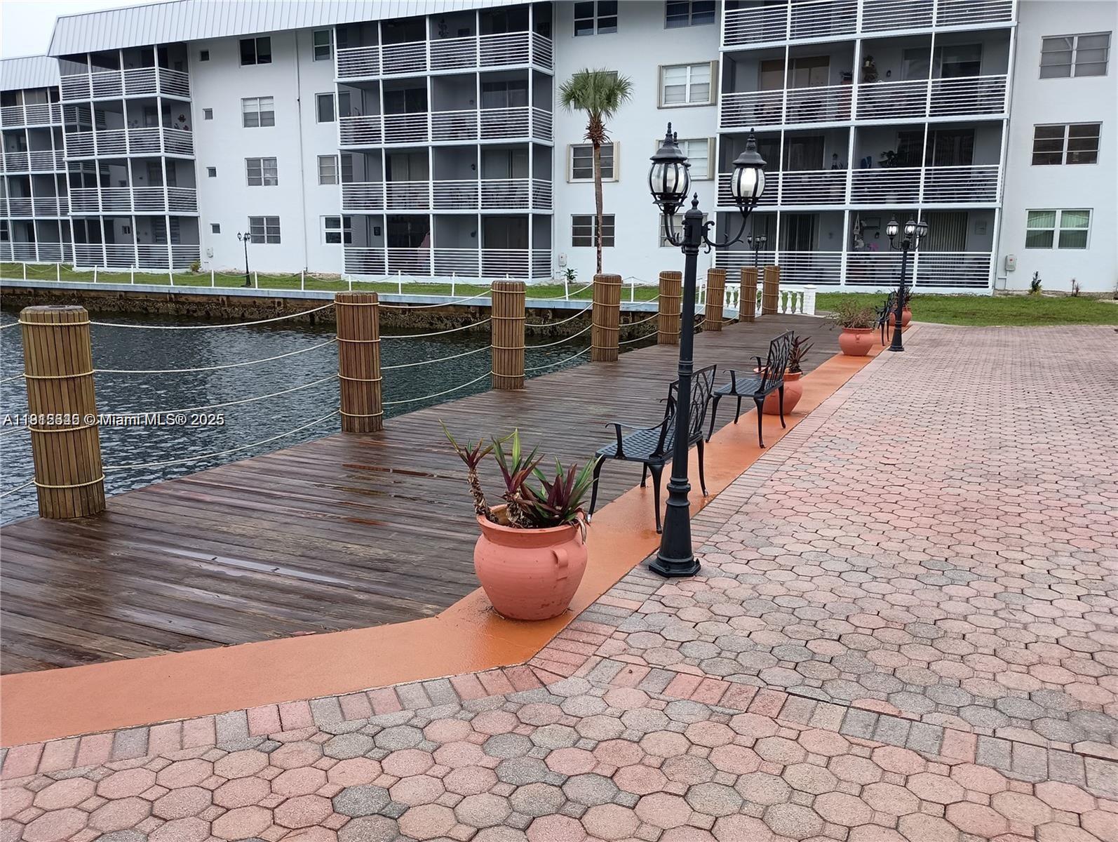 EDEN ISLES CONDO PART 1 - Residential