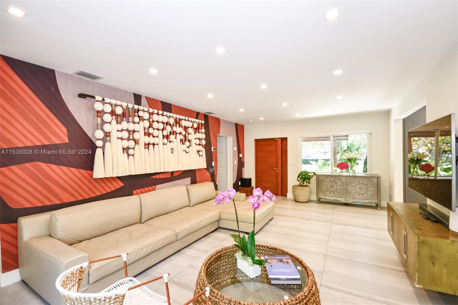 BAYSHORE PLAZA UNIT NO 6 - Residential