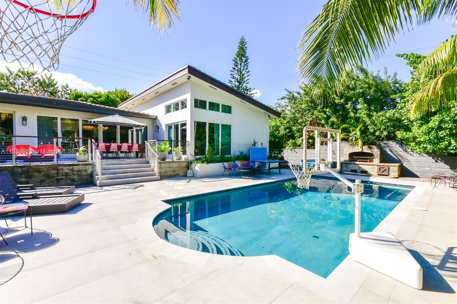 BAYSHORE PLAZA UNIT NO 6 - Residential