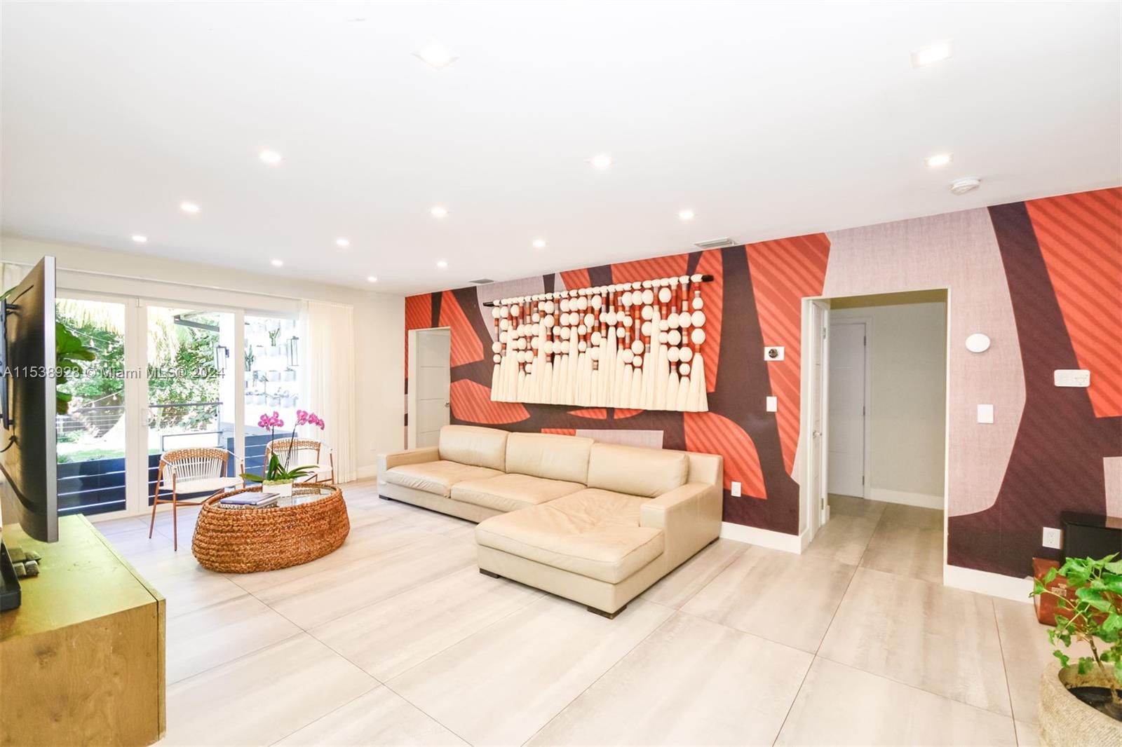 BAYSHORE PLAZA UNIT NO 6 - Residential