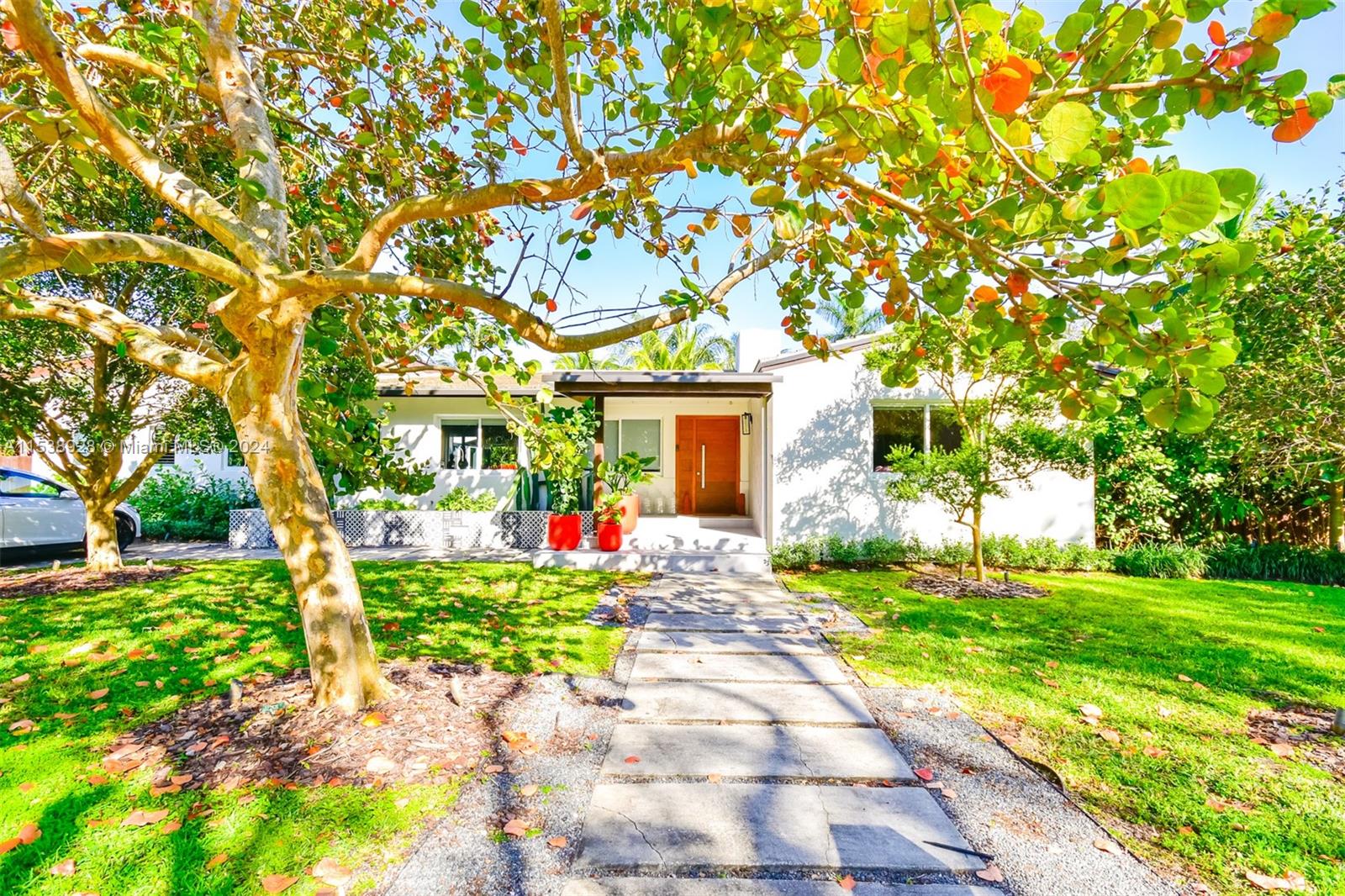 BAYSHORE PLAZA UNIT NO 6 - Residential