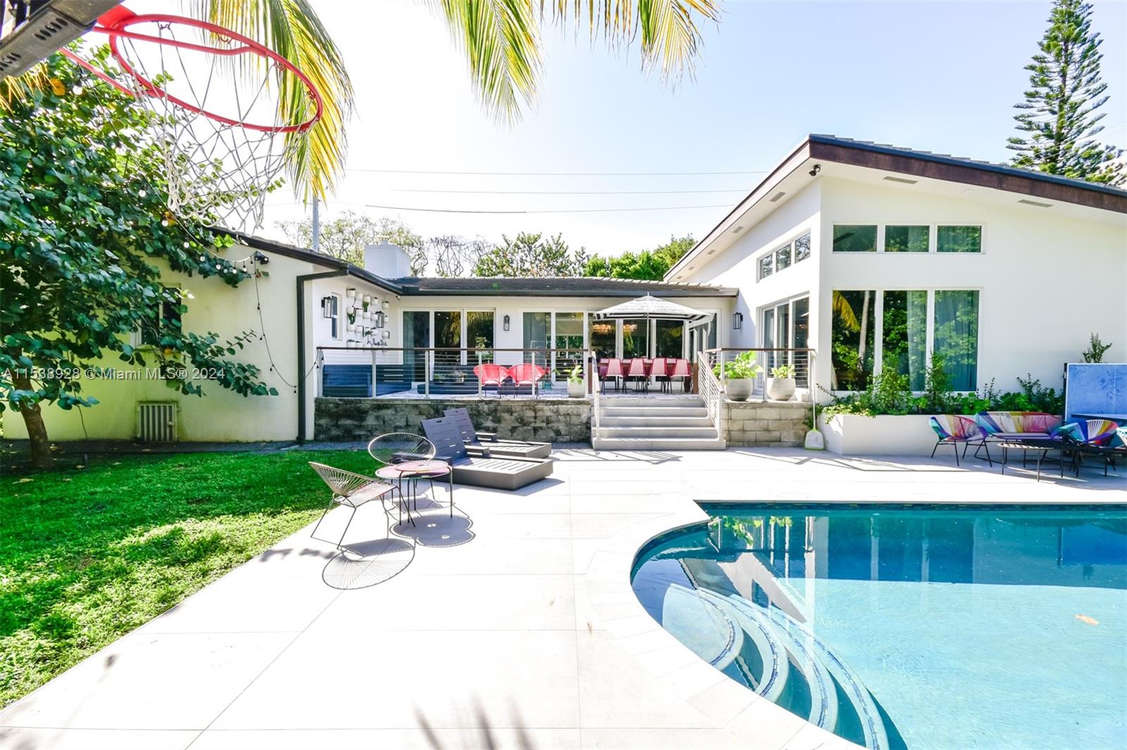 BAYSHORE PLAZA UNIT NO 6 - Residential