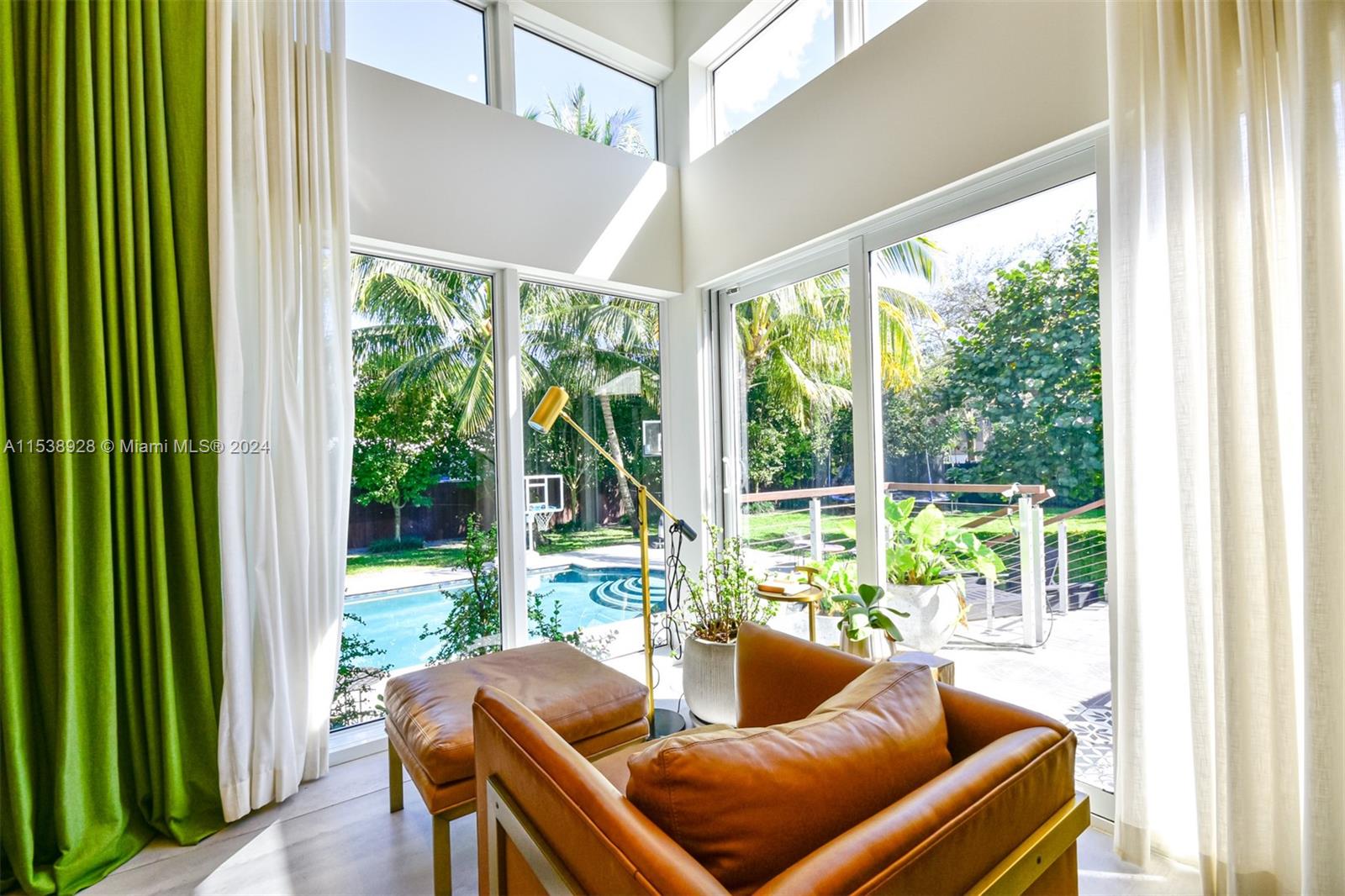 BAYSHORE PLAZA UNIT NO 6 - Residential