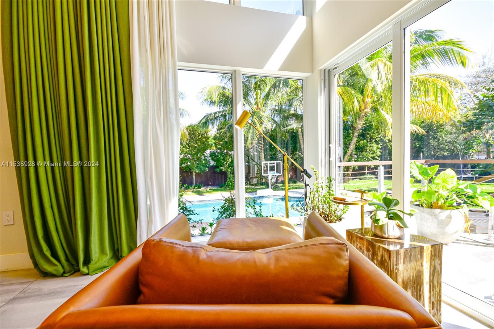 BAYSHORE PLAZA UNIT NO 6 - Residential