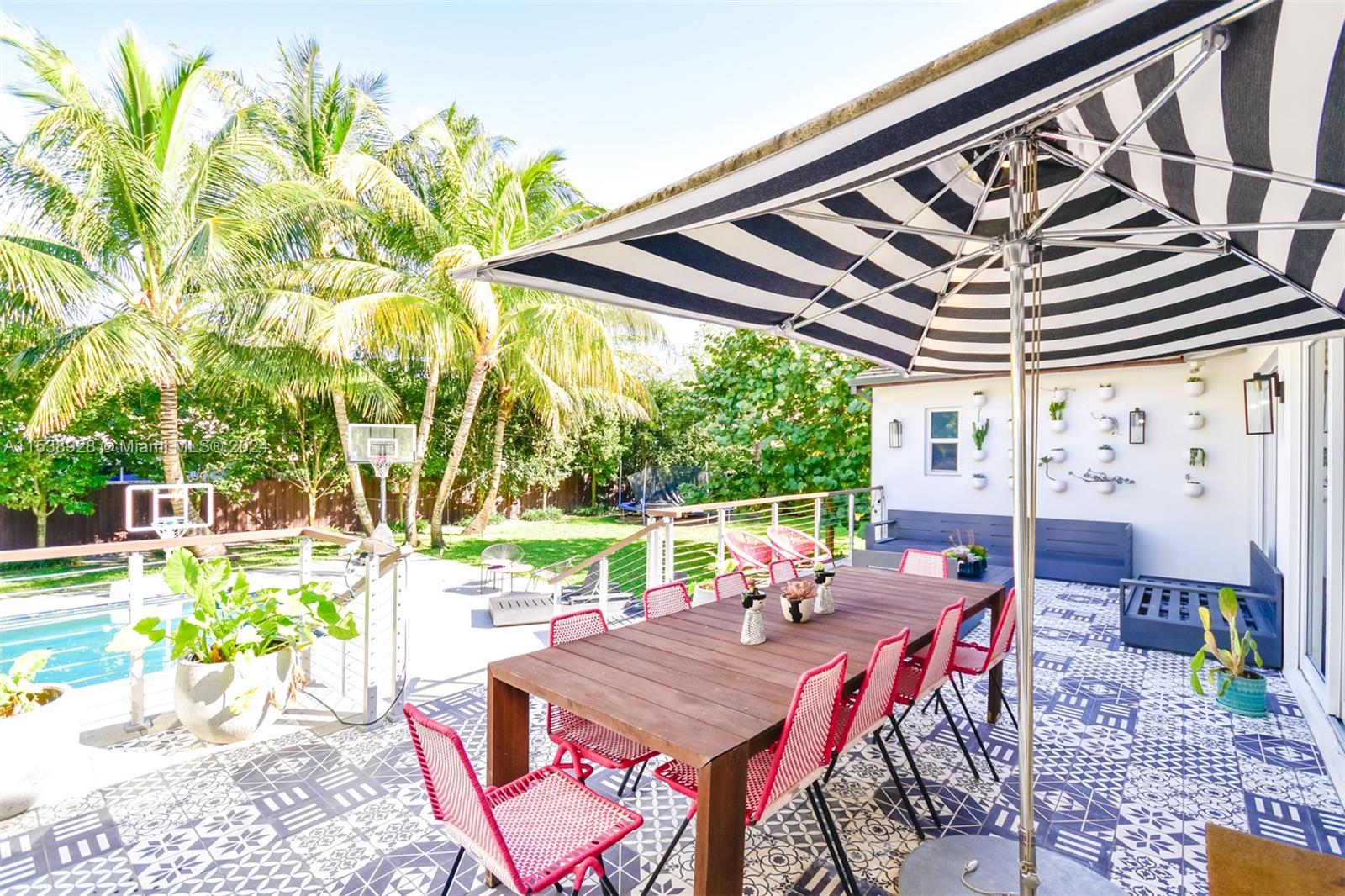 BAYSHORE PLAZA UNIT NO 6 - Residential