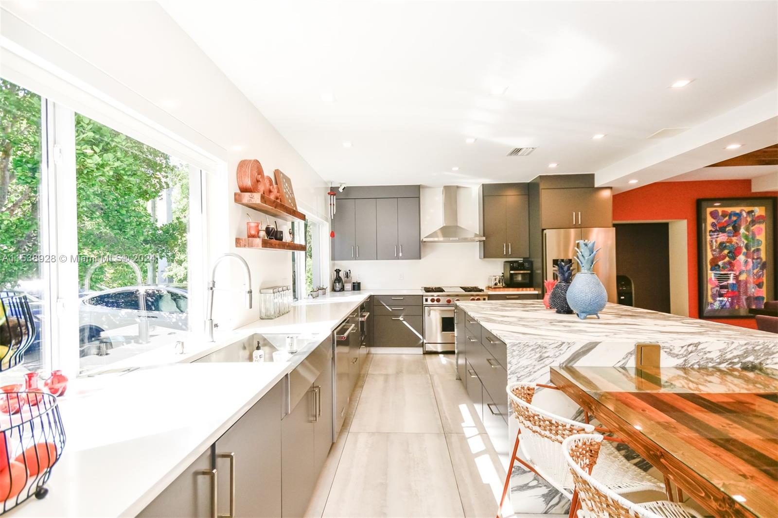 BAYSHORE PLAZA UNIT NO 6 - Residential