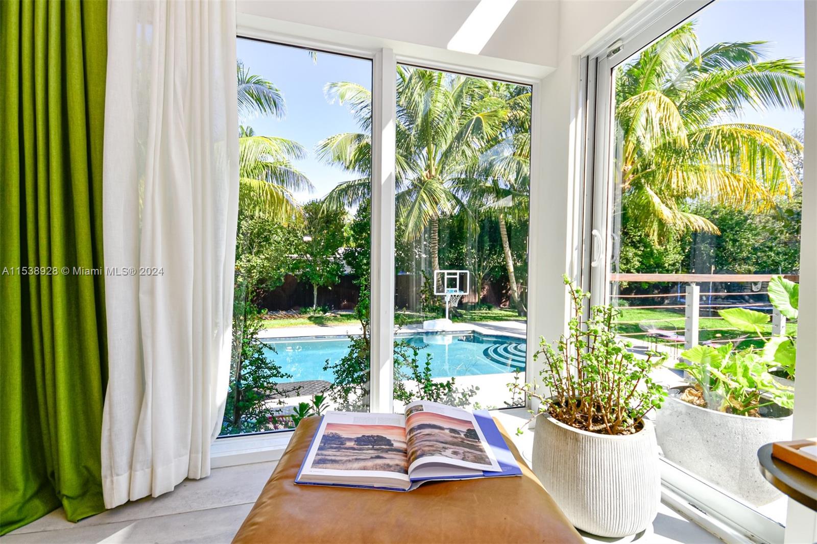 BAYSHORE PLAZA UNIT NO 6 - Residential