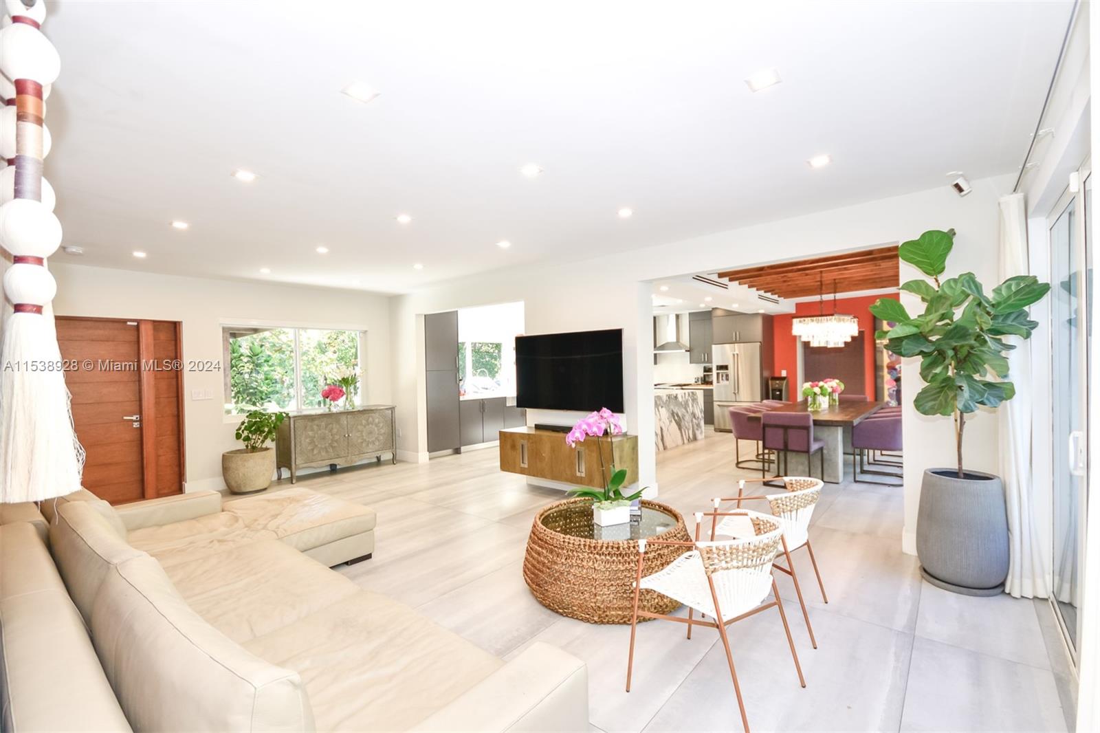 BAYSHORE PLAZA UNIT NO 6 - Residential