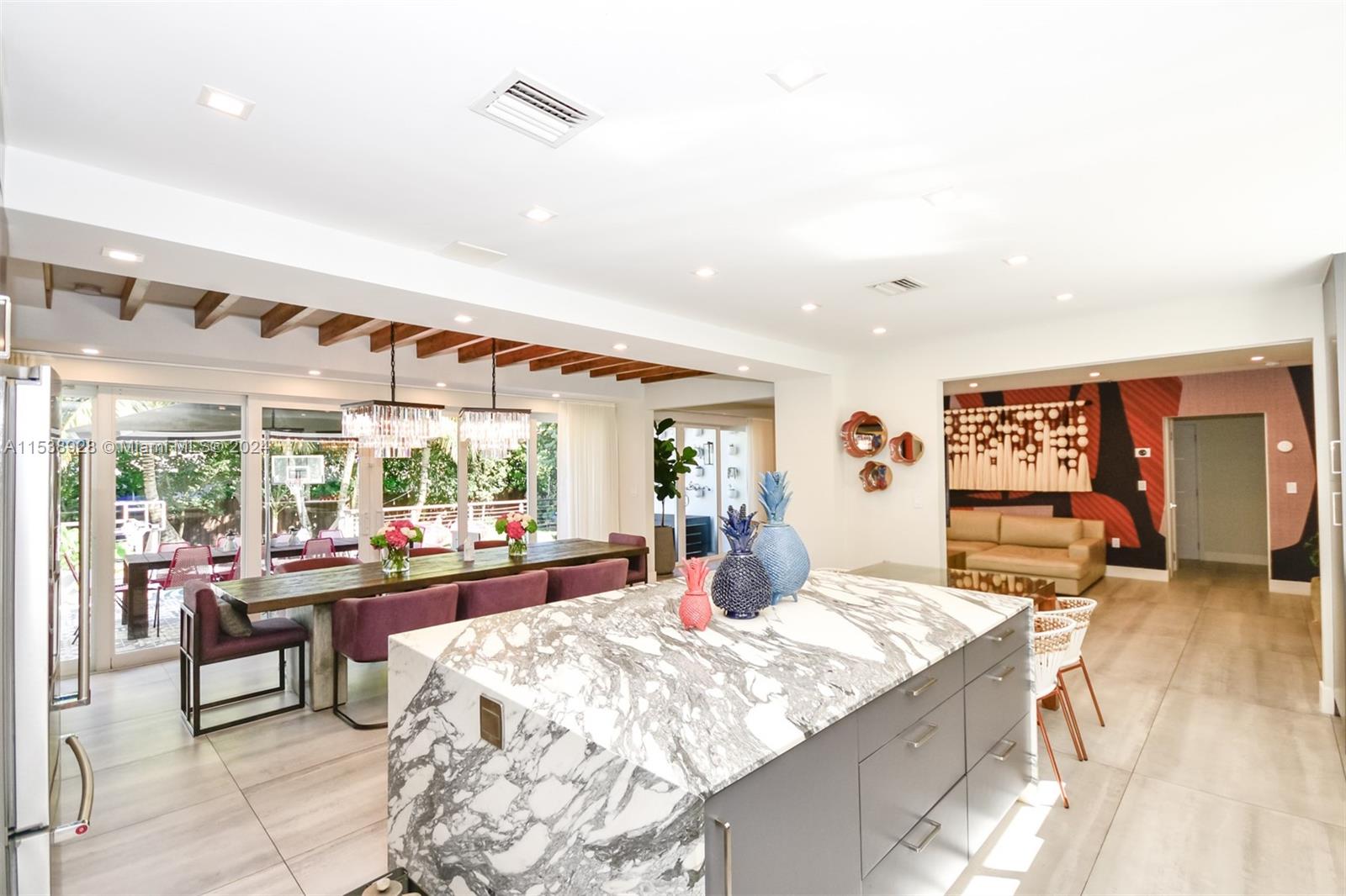 BAYSHORE PLAZA UNIT NO 6 - Residential