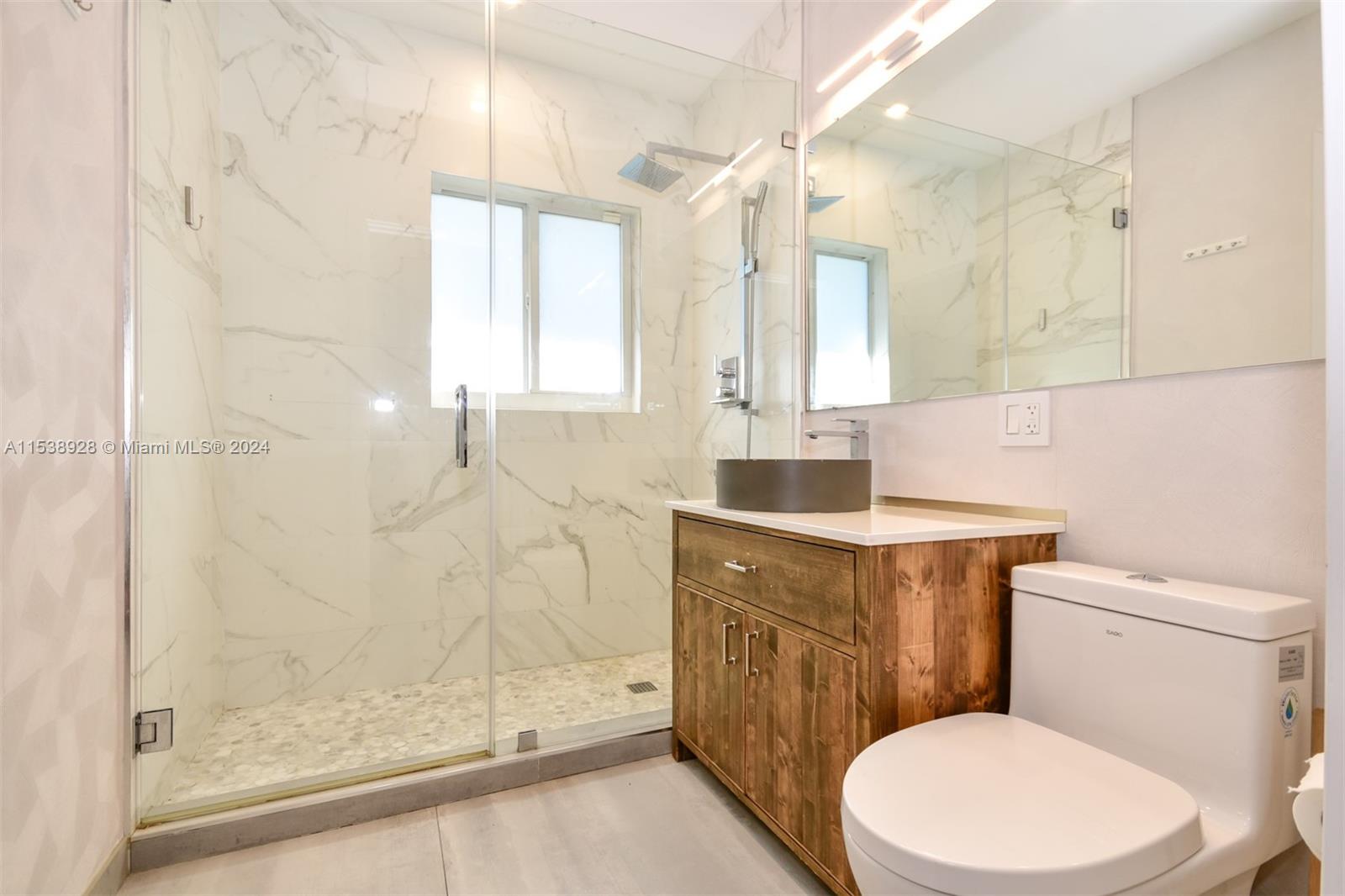 BAYSHORE PLAZA UNIT NO 6 - Residential