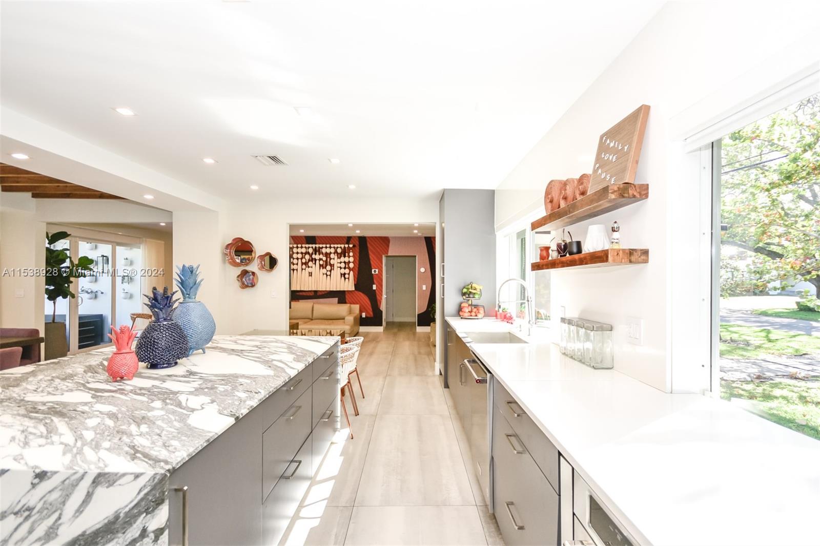 BAYSHORE PLAZA UNIT NO 6 - Residential