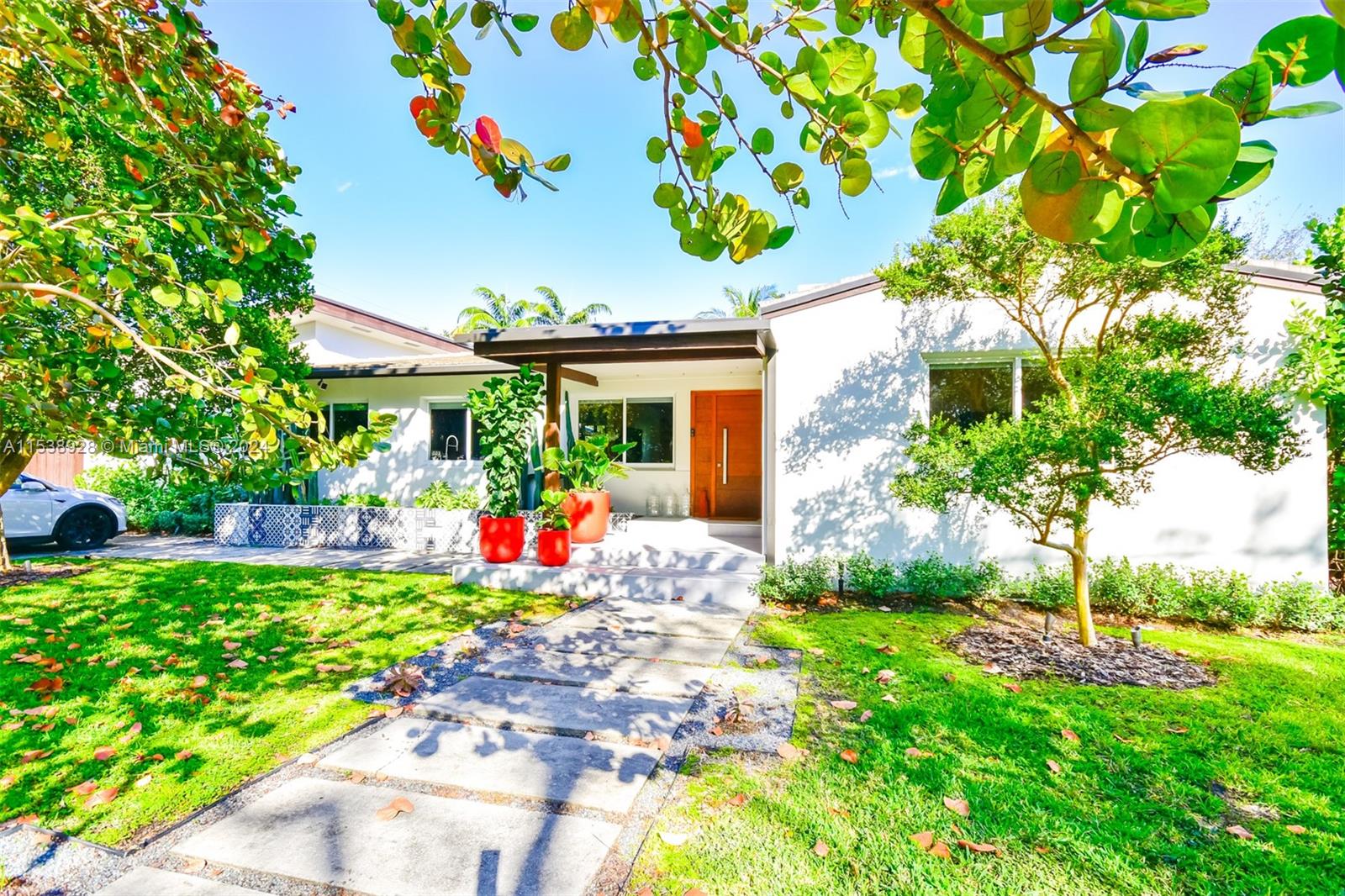 BAYSHORE PLAZA UNIT NO 6 - Residential