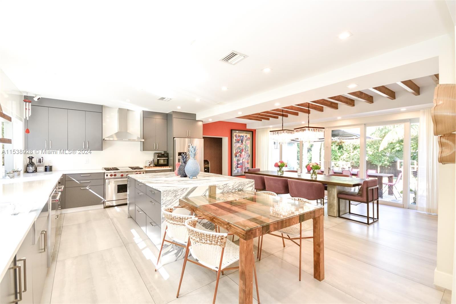 BAYSHORE PLAZA UNIT NO 6 - Residential