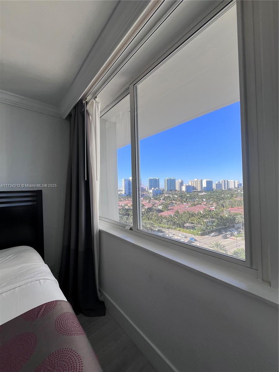 19201 Collins Ave 1126