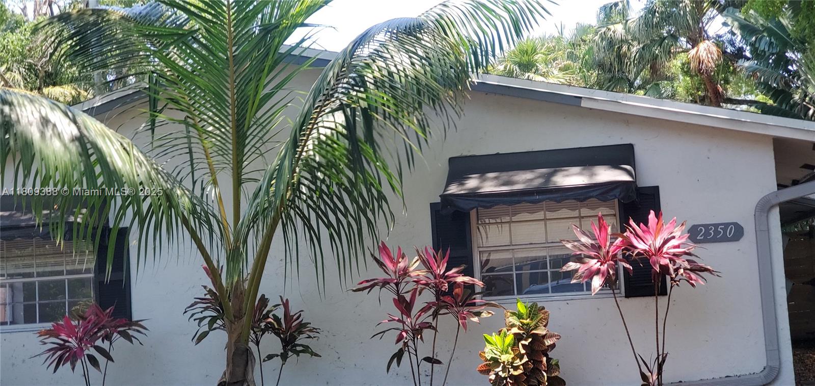 Rental Property at 2350 Sw 18th Ter 1-2, Fort Lauderdale, Broward County, Florida - Bedrooms: 2 
Bathrooms: 1  - $2,500 MO.