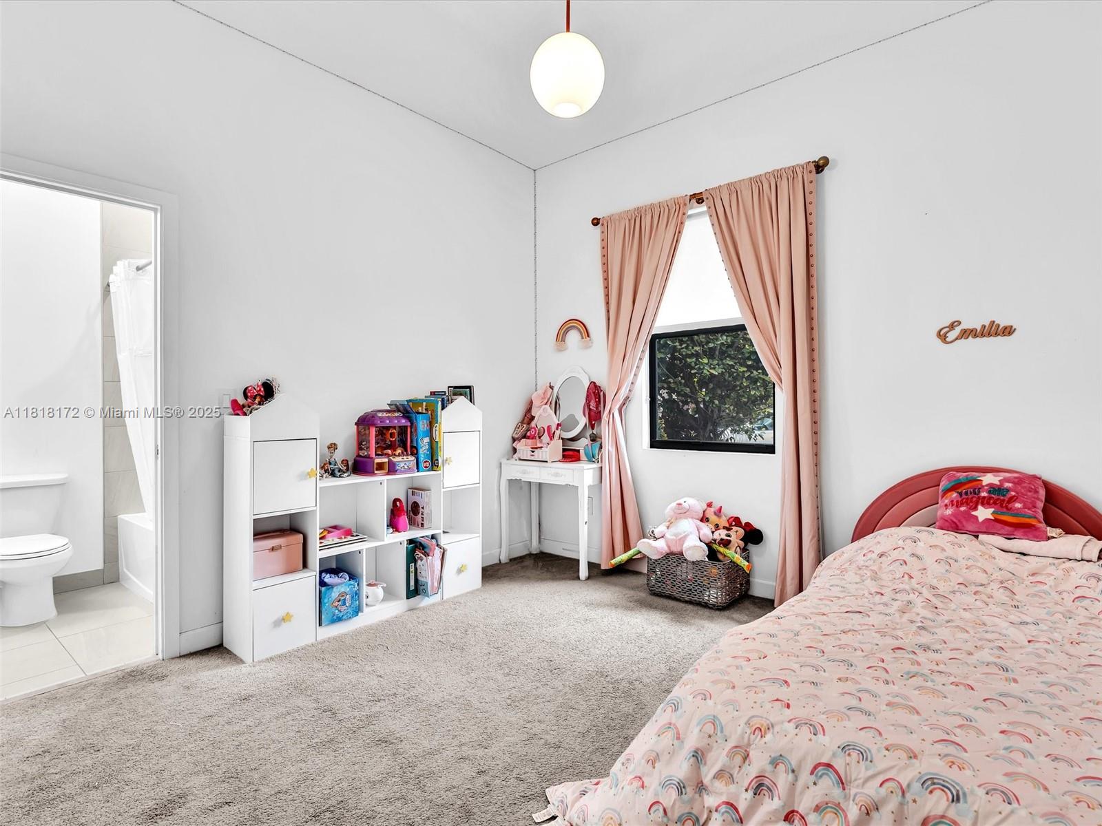 WHISPERING OAKS - Residential