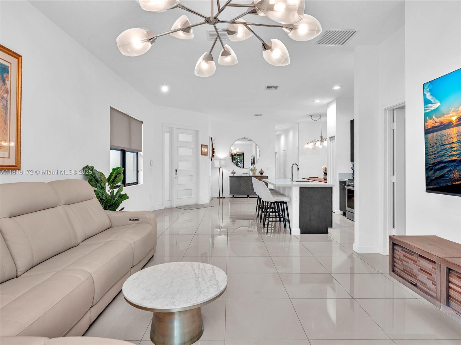 WHISPERING OAKS - Residential