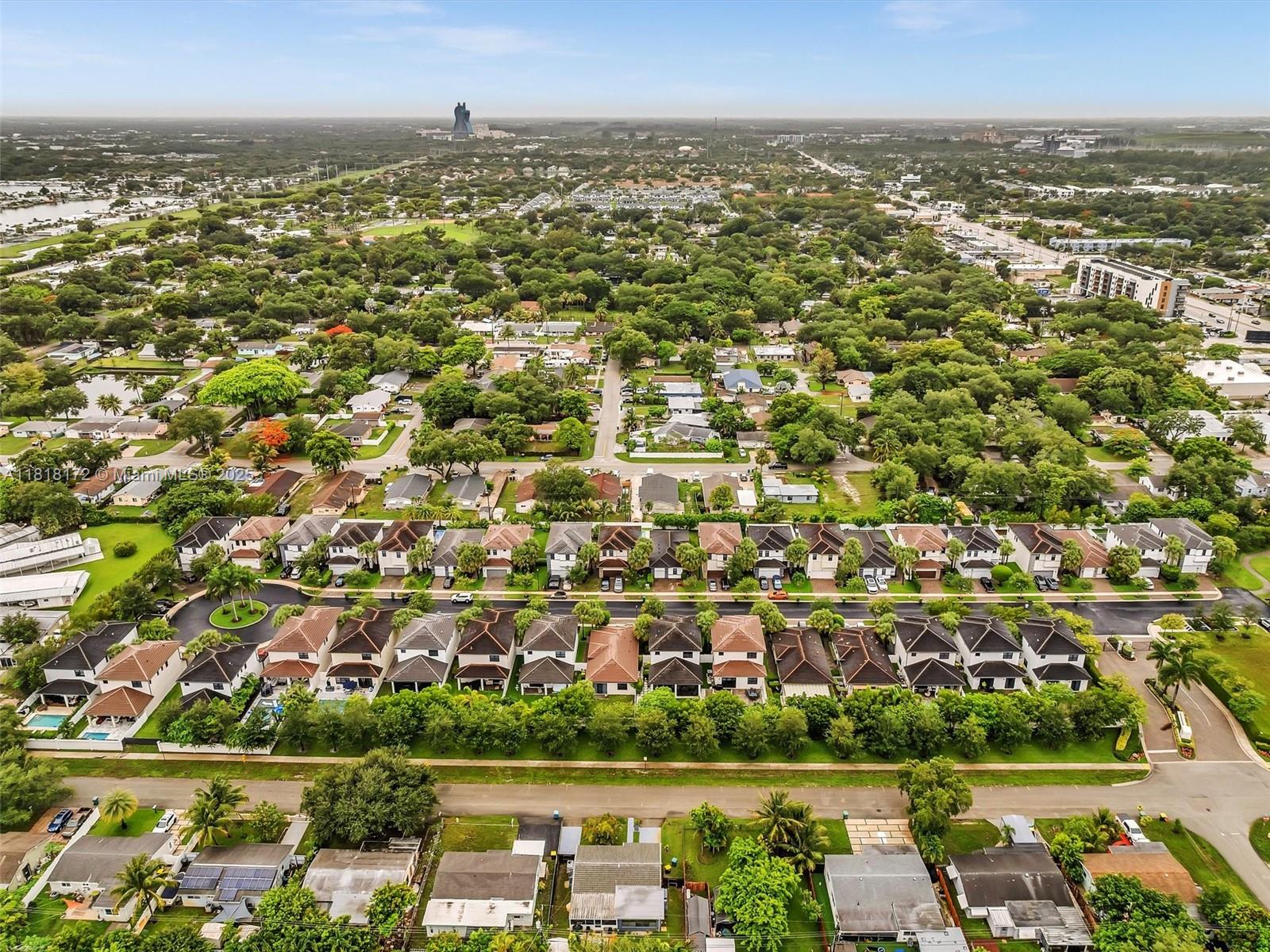 WHISPERING OAKS - Residential