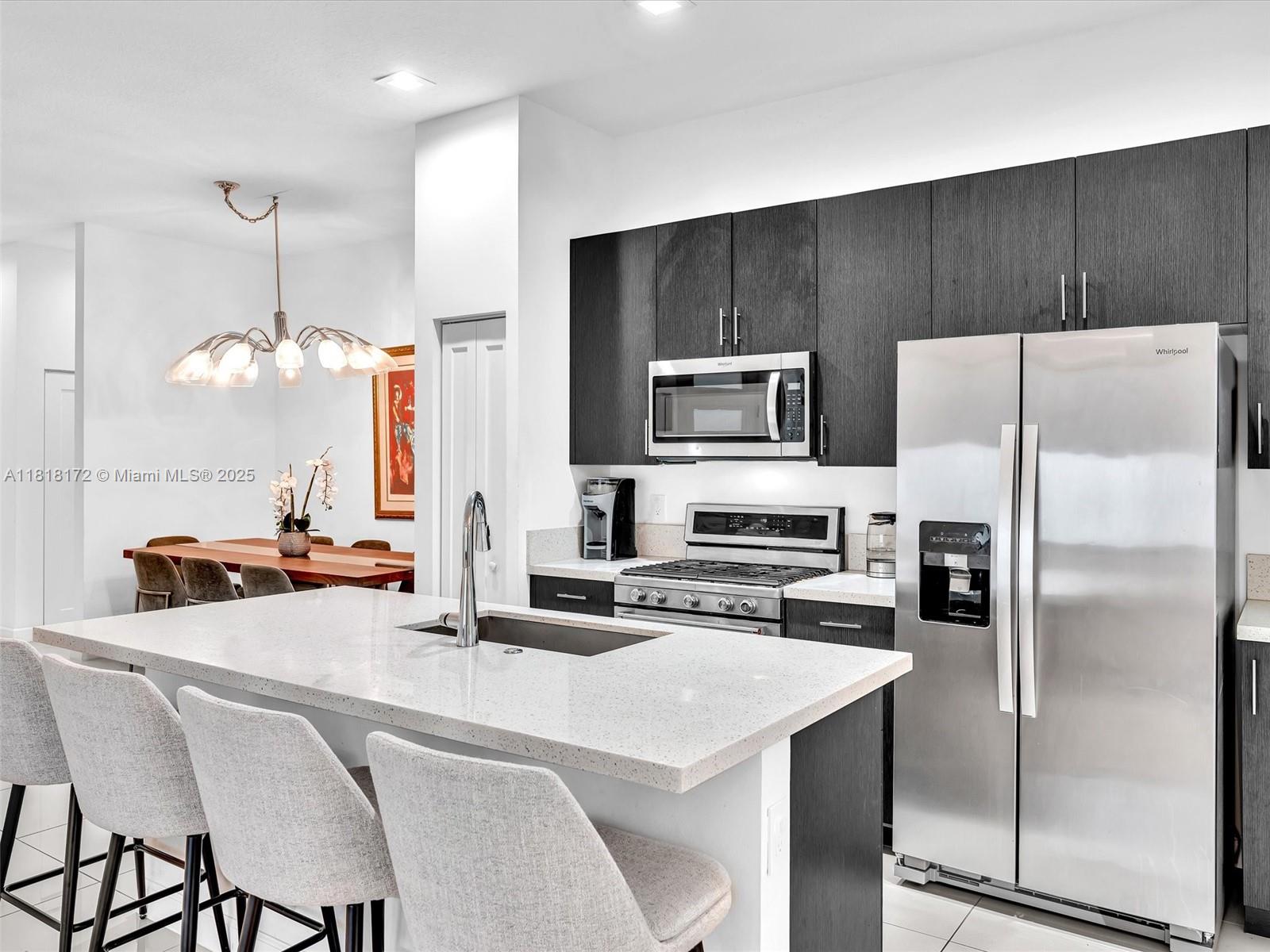 WHISPERING OAKS - Residential