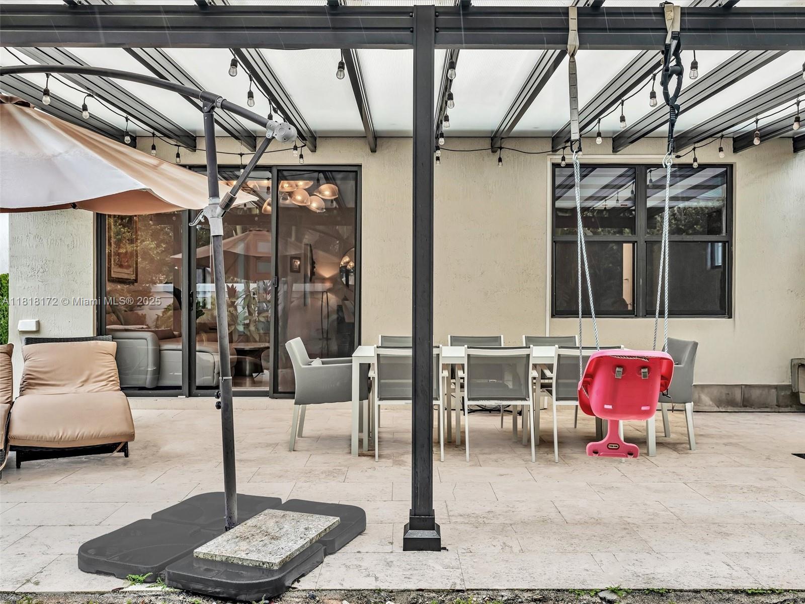 WHISPERING OAKS - Residential