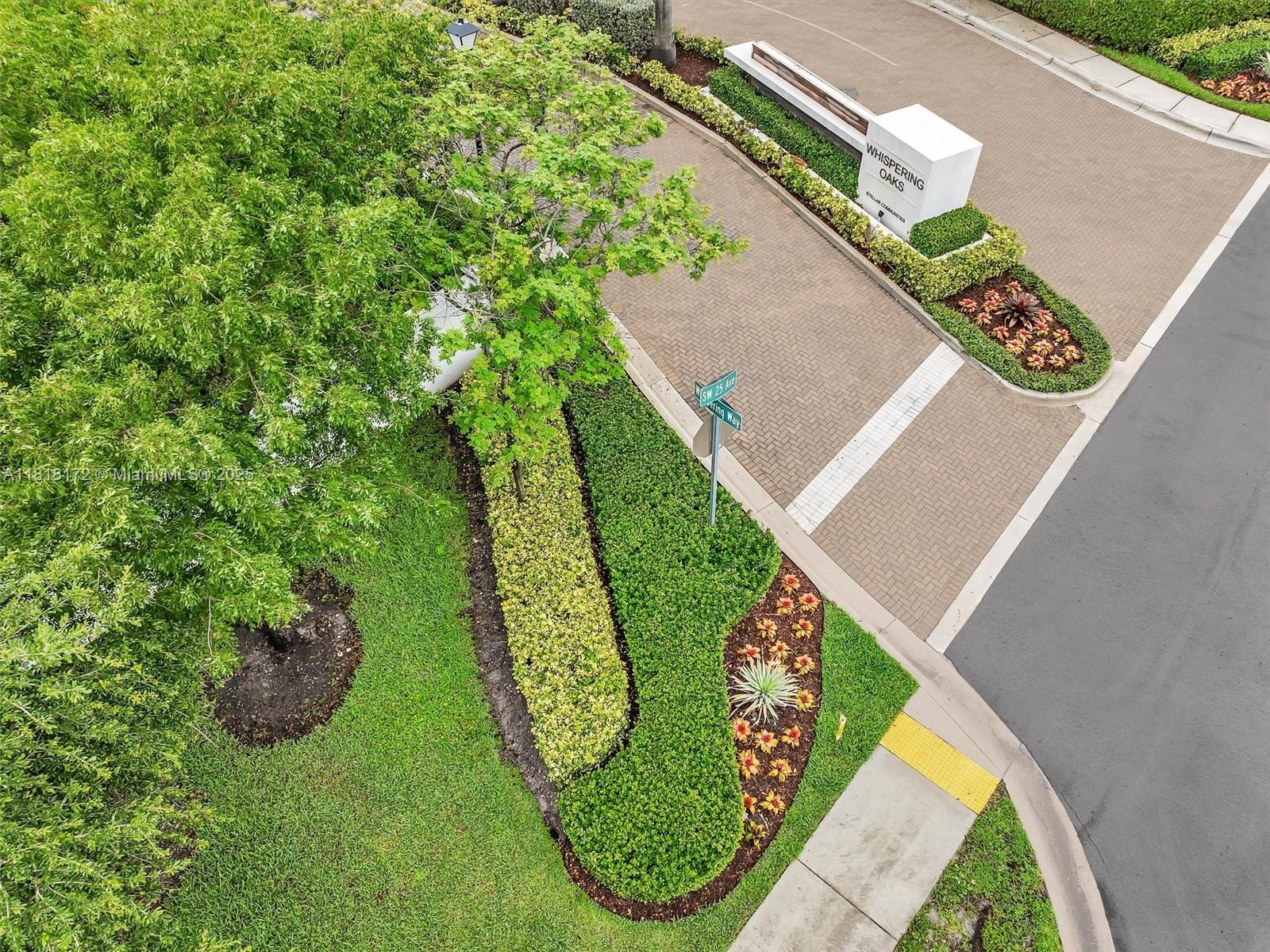 WHISPERING OAKS - Residential