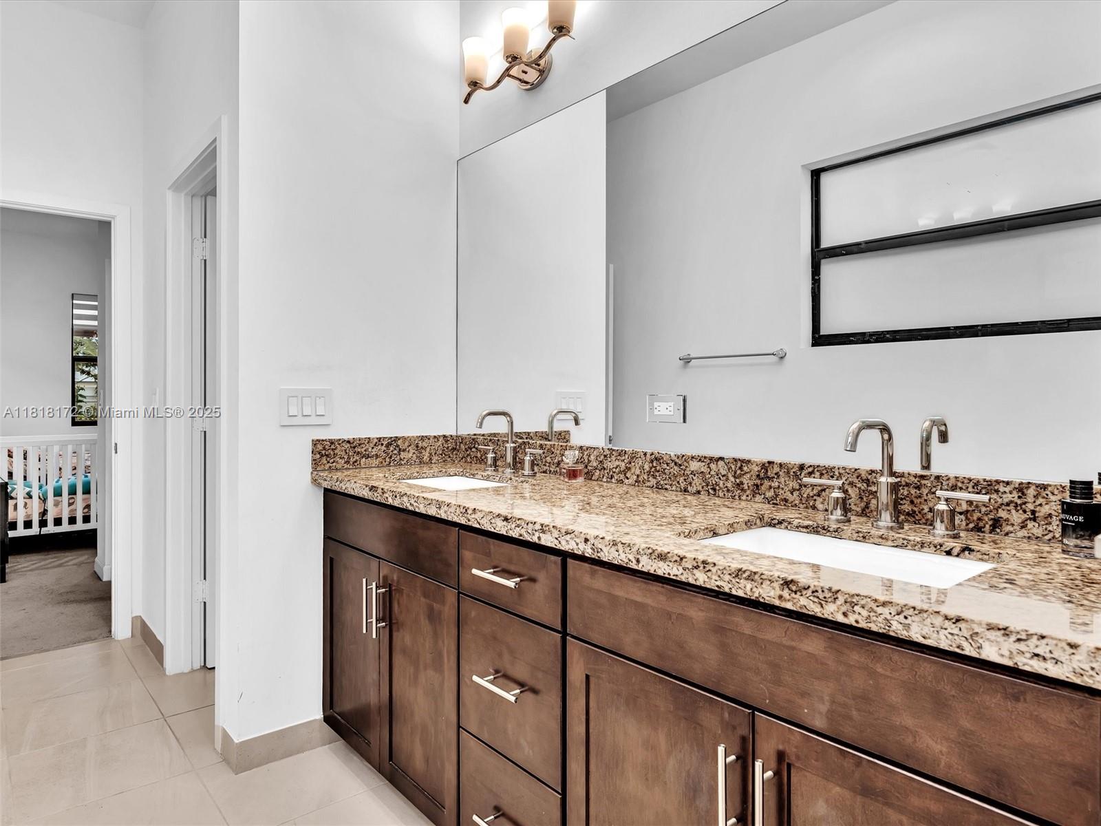 WHISPERING OAKS - Residential