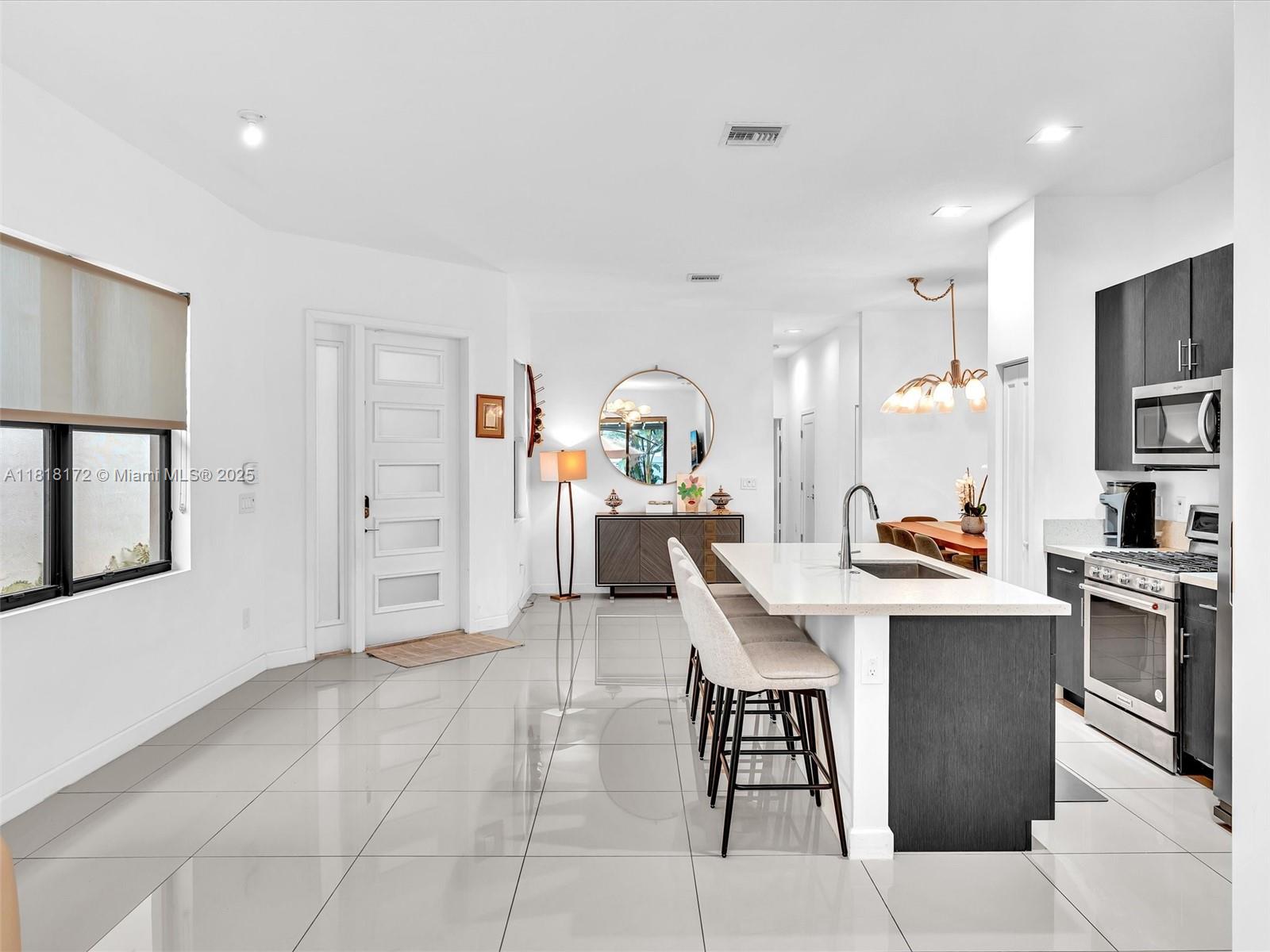 WHISPERING OAKS - Residential