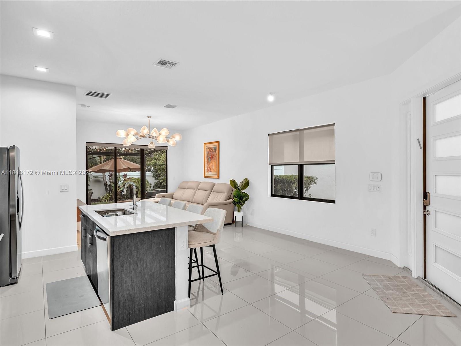 WHISPERING OAKS - Residential