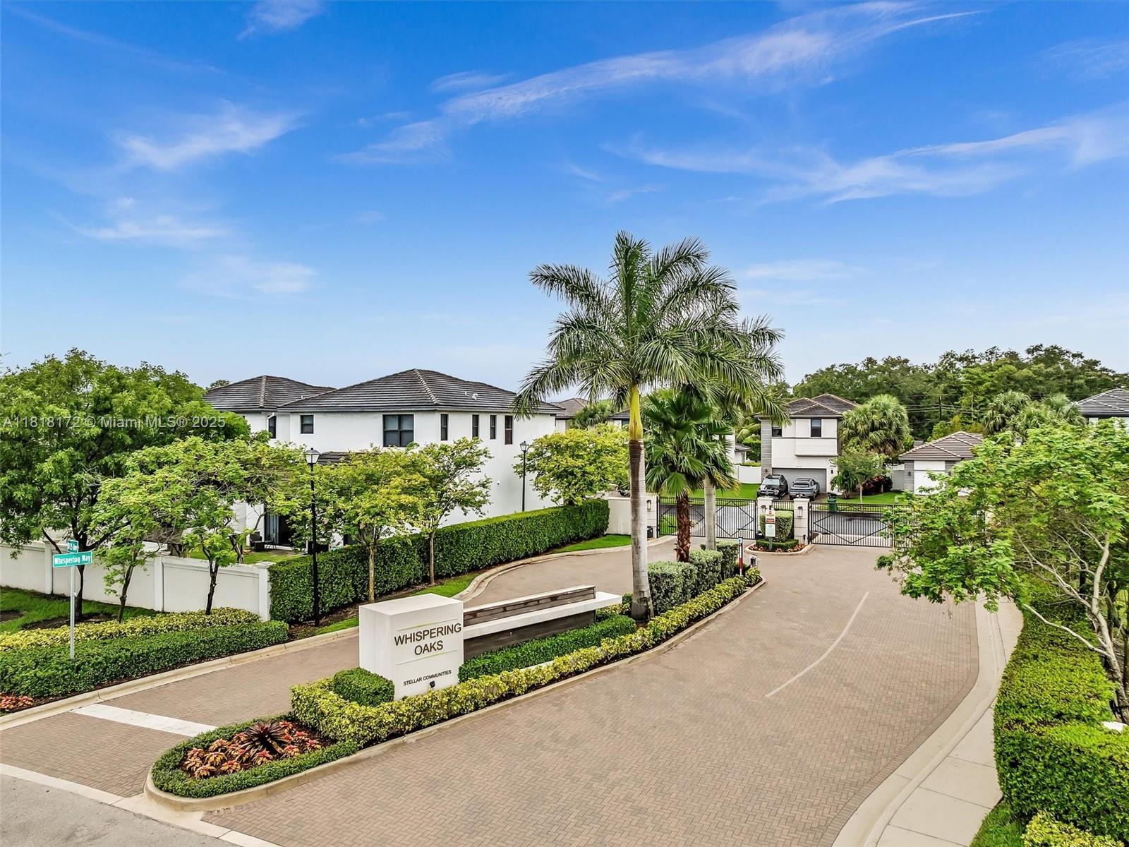 WHISPERING OAKS - Residential