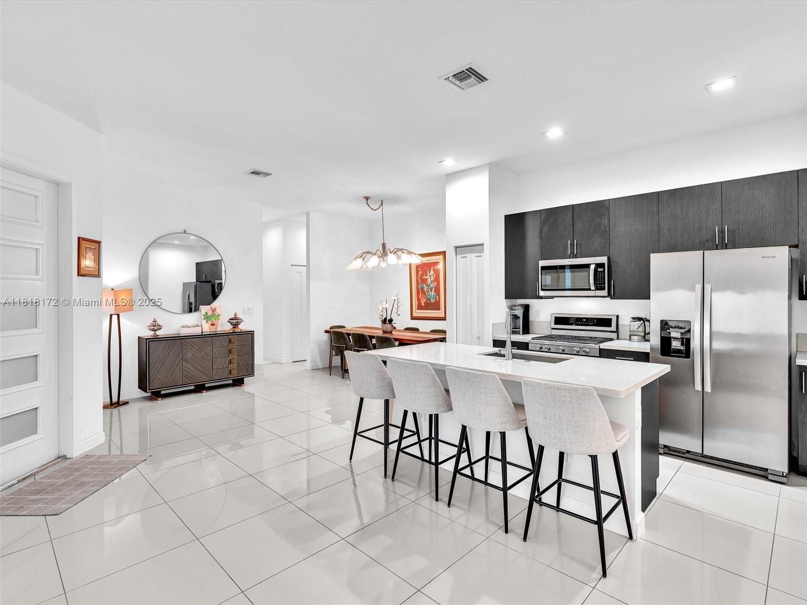 WHISPERING OAKS - Residential