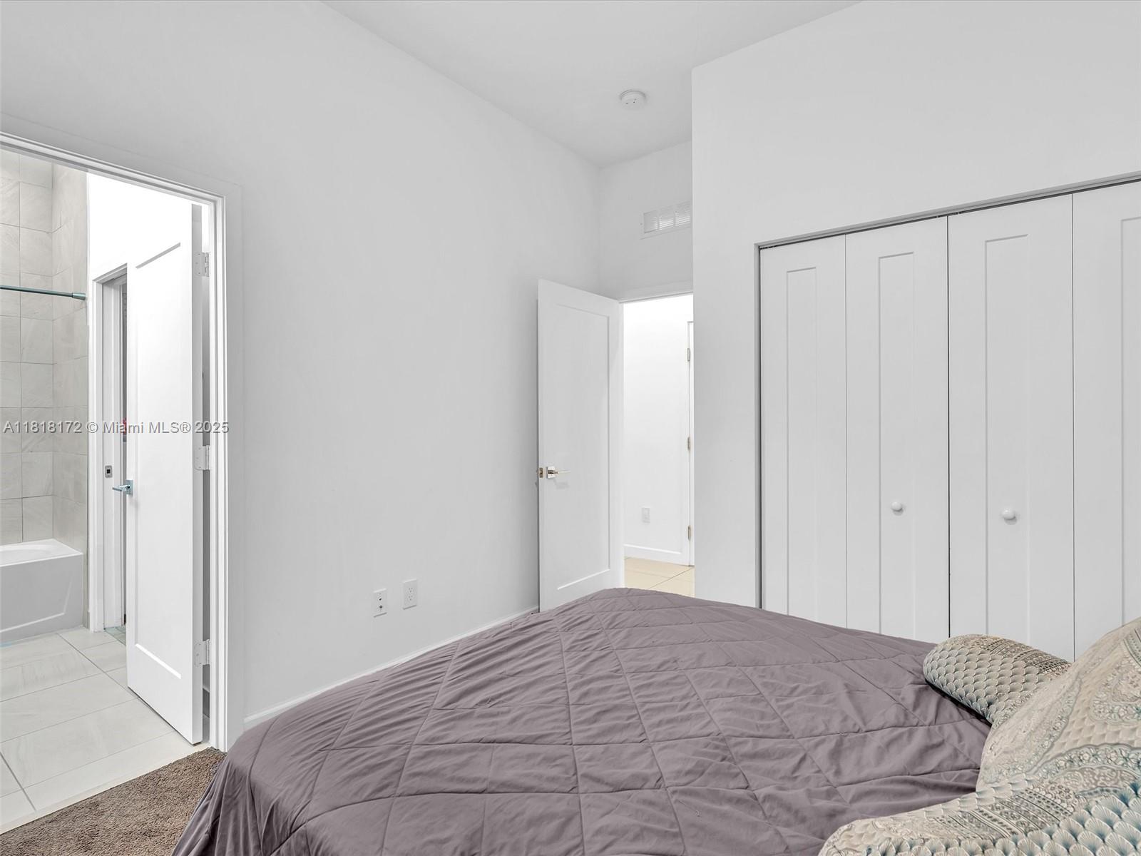 WHISPERING OAKS - Residential