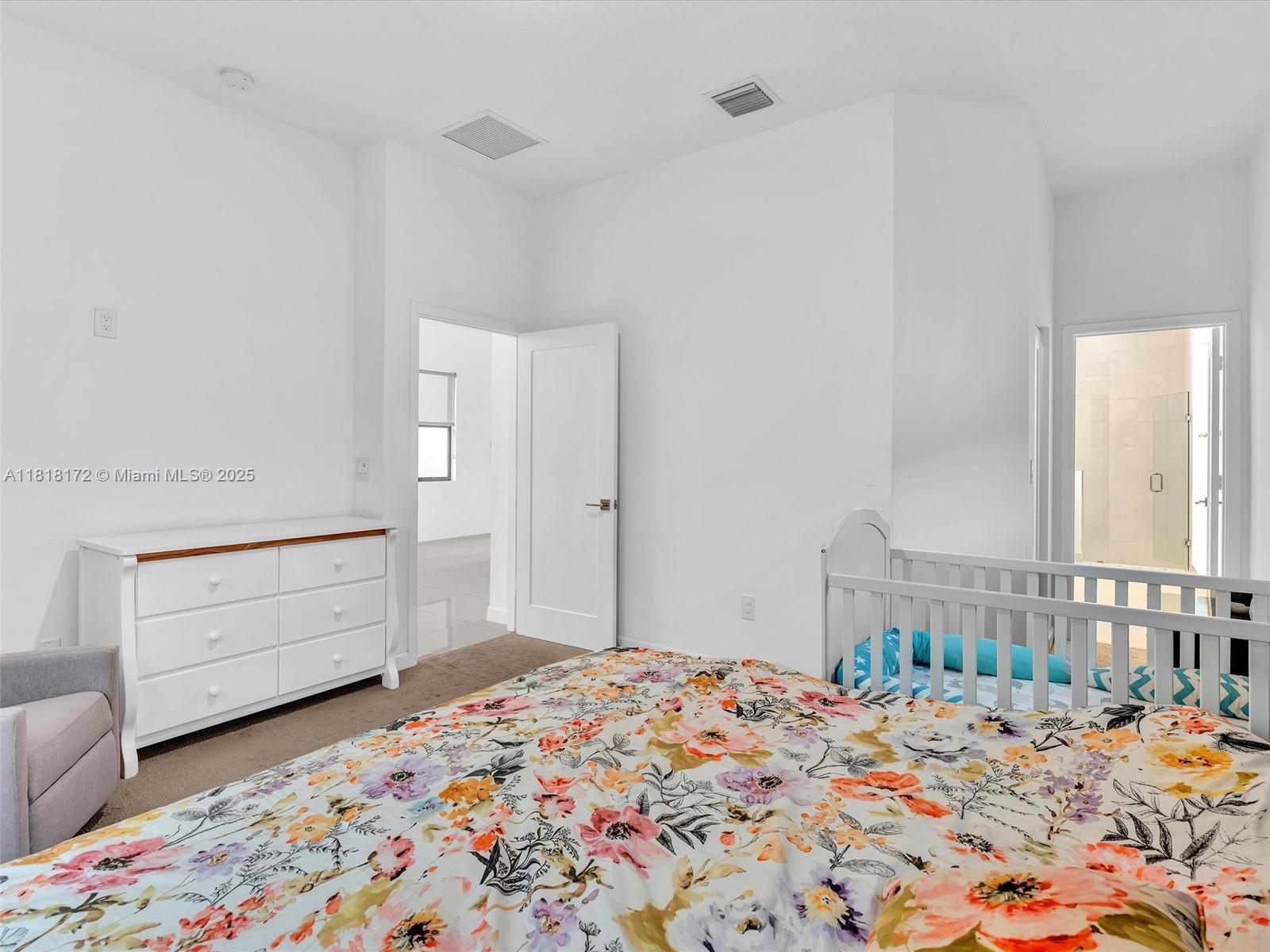 WHISPERING OAKS - Residential