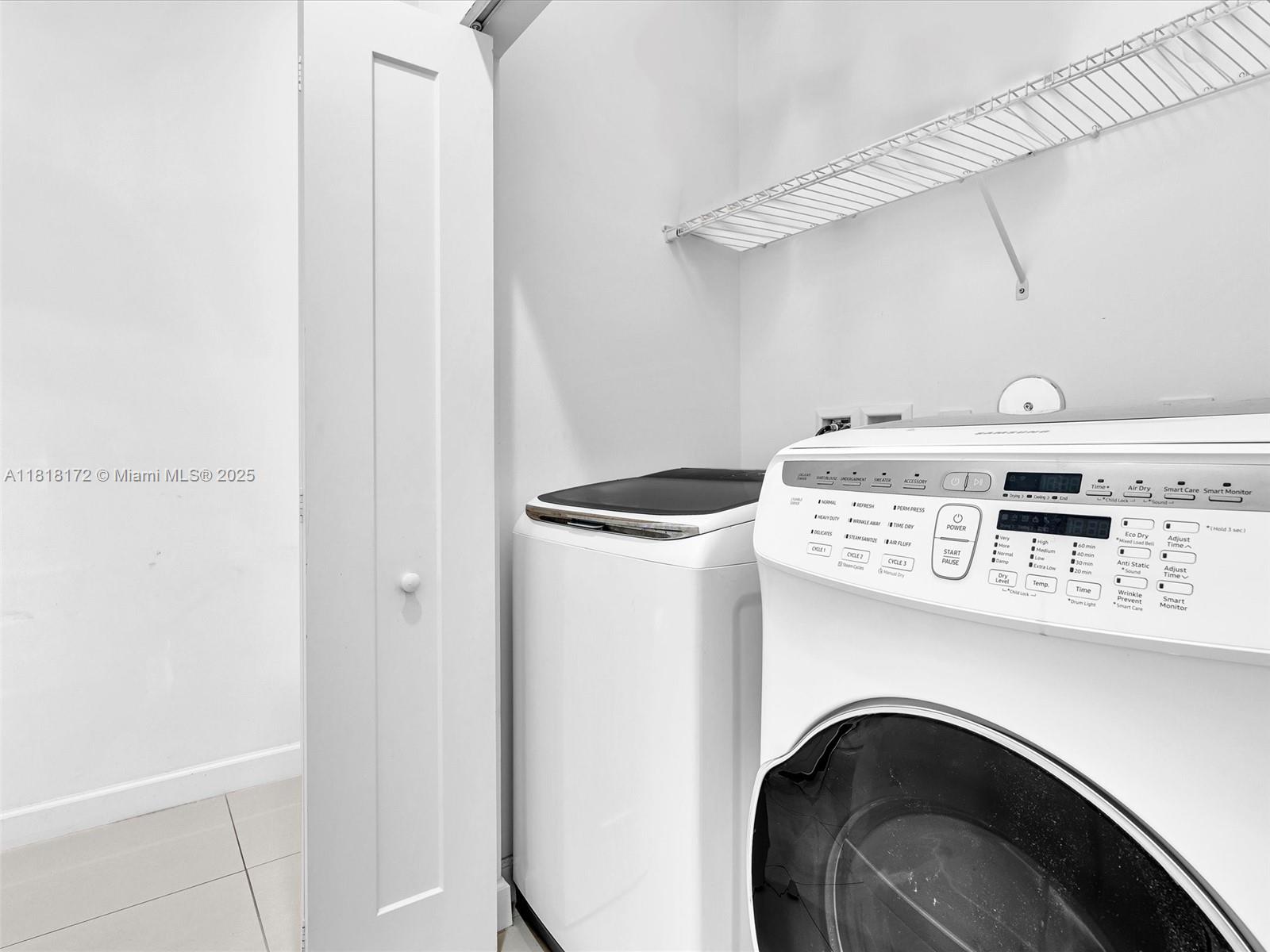 WHISPERING OAKS - Residential