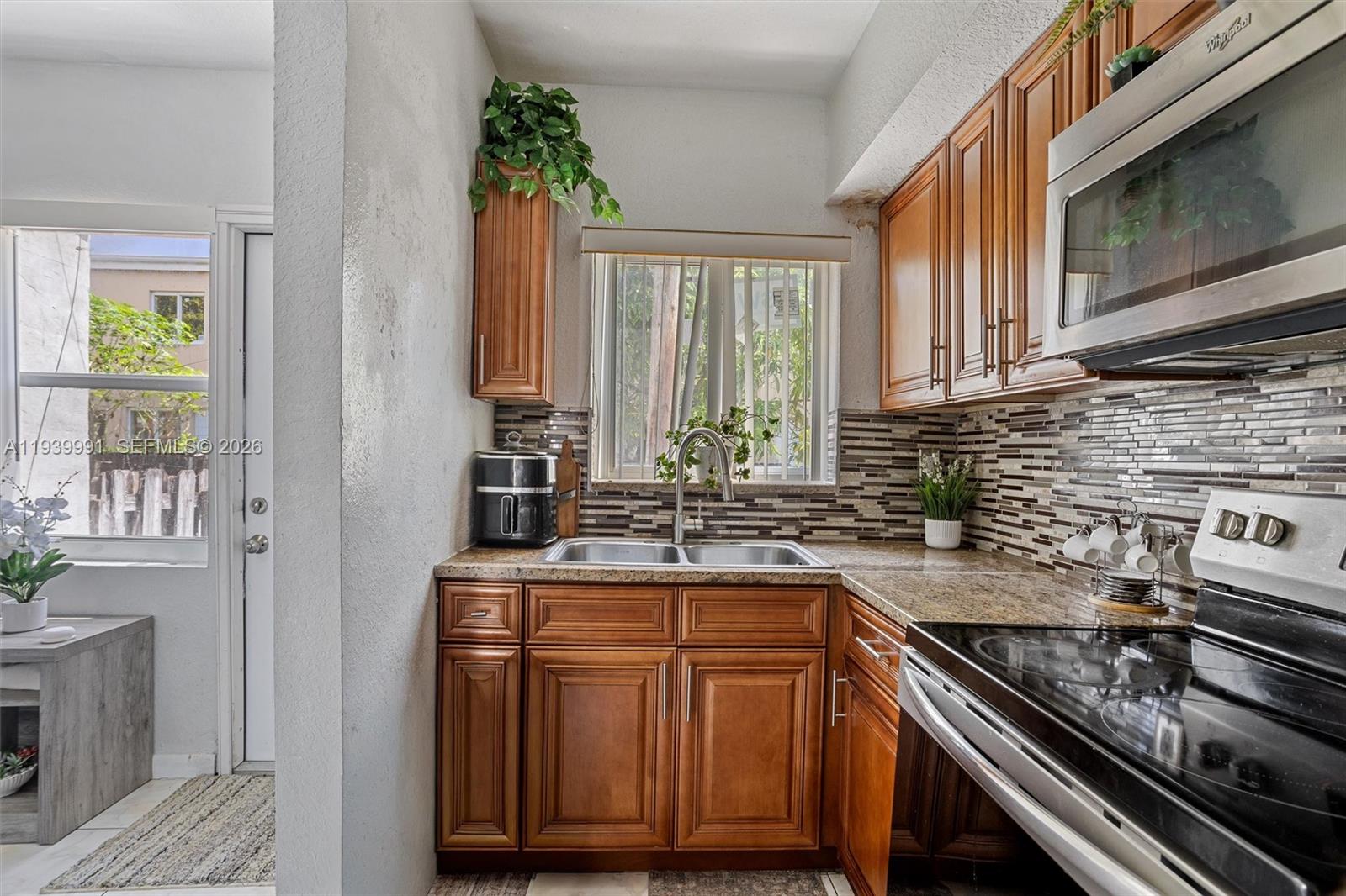 SUNSET PALM VILLAS CONDO - Residential