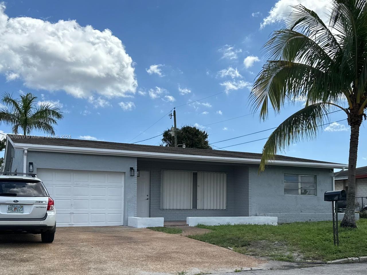 Great Location!!! and Neighborhood in Fort Lauderdale TASTEFULLY NEW RENOVATED HOME 3 beds and 2 baths with The layout of this property has TWO UNITS with TOTALLY INDEPENDENT UNITS.   MODERN REMODELED KITCHEN with QUARTZ and  Brand New APPLIANCES.  Modern Full renovated baths. Great and very functional layout. Very spacious areas, and has a lot of space for parking. It has a large backyard  for outdoor activitie. Fresh paint in and out, NO HOA. EXCELLENT LOCATION! at the heart of everything