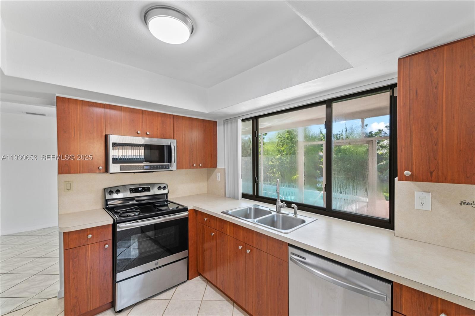 SUNRISE GOLF VILLAGE FIRS - Residential Lease