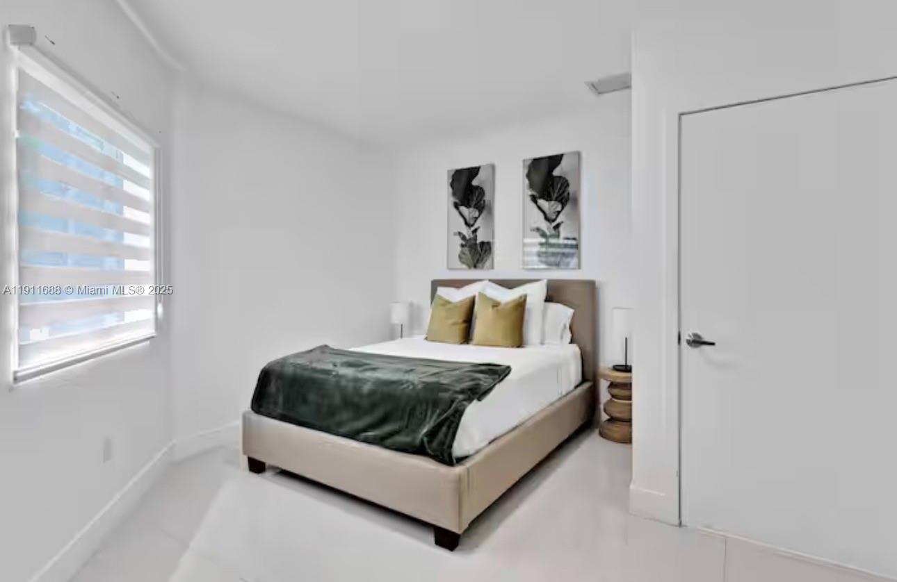 LINCOLN CITY SEC H - Residential Lease