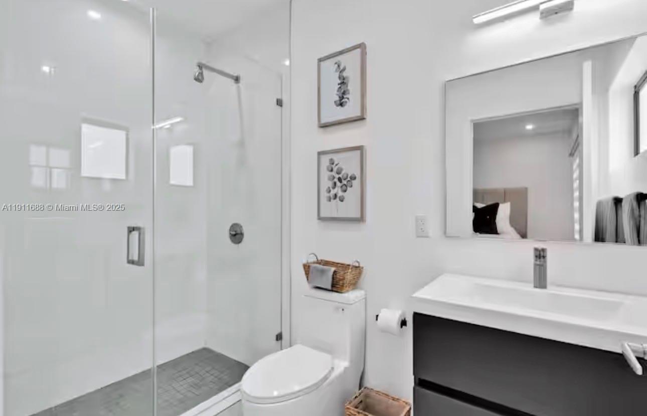 LINCOLN CITY SEC H - Residential Lease