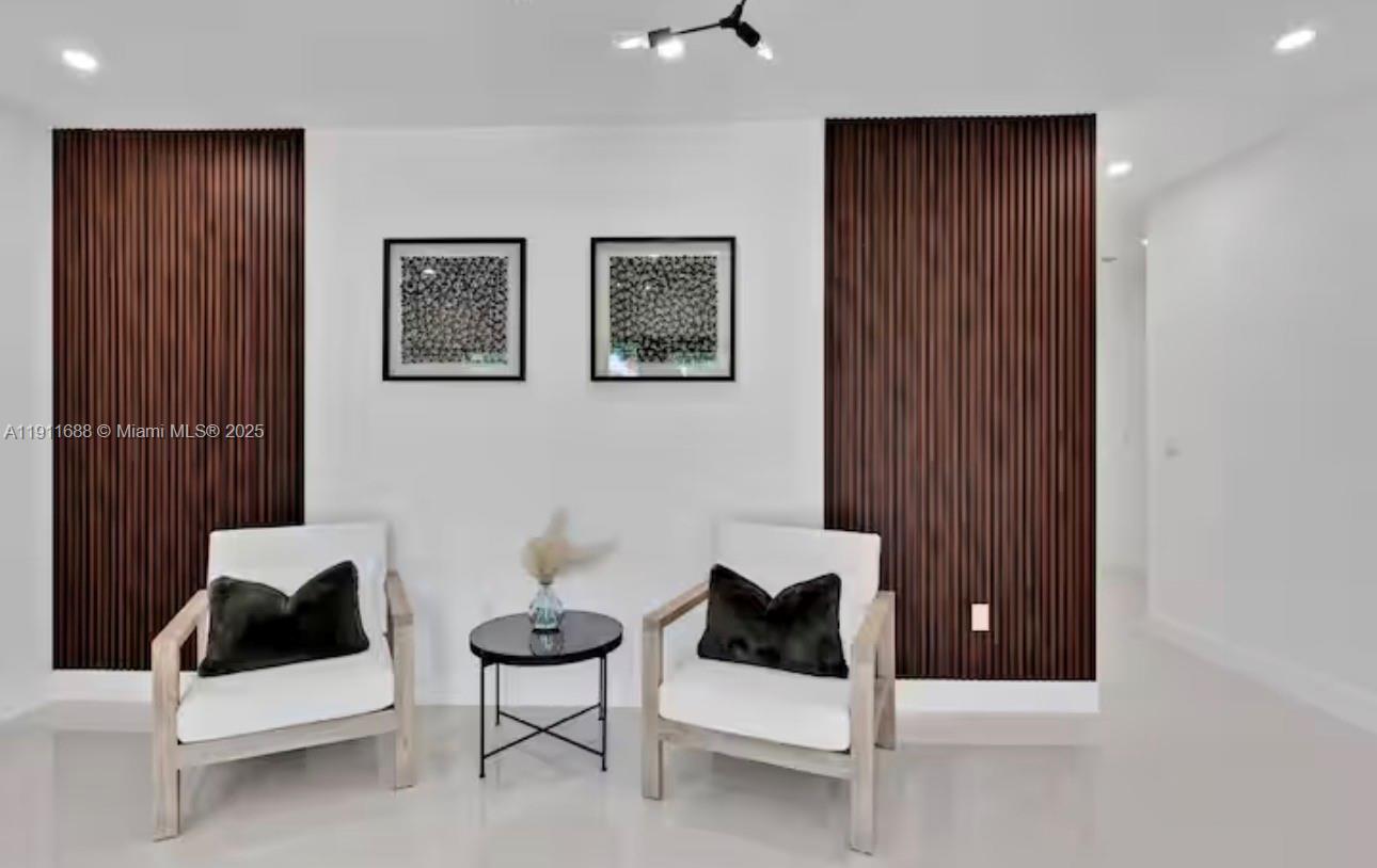 LINCOLN CITY SEC H - Residential Lease