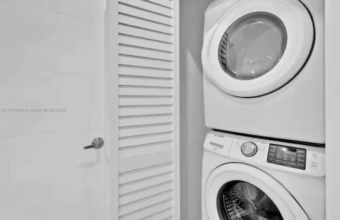 LINCOLN CITY SEC H - Residential Lease