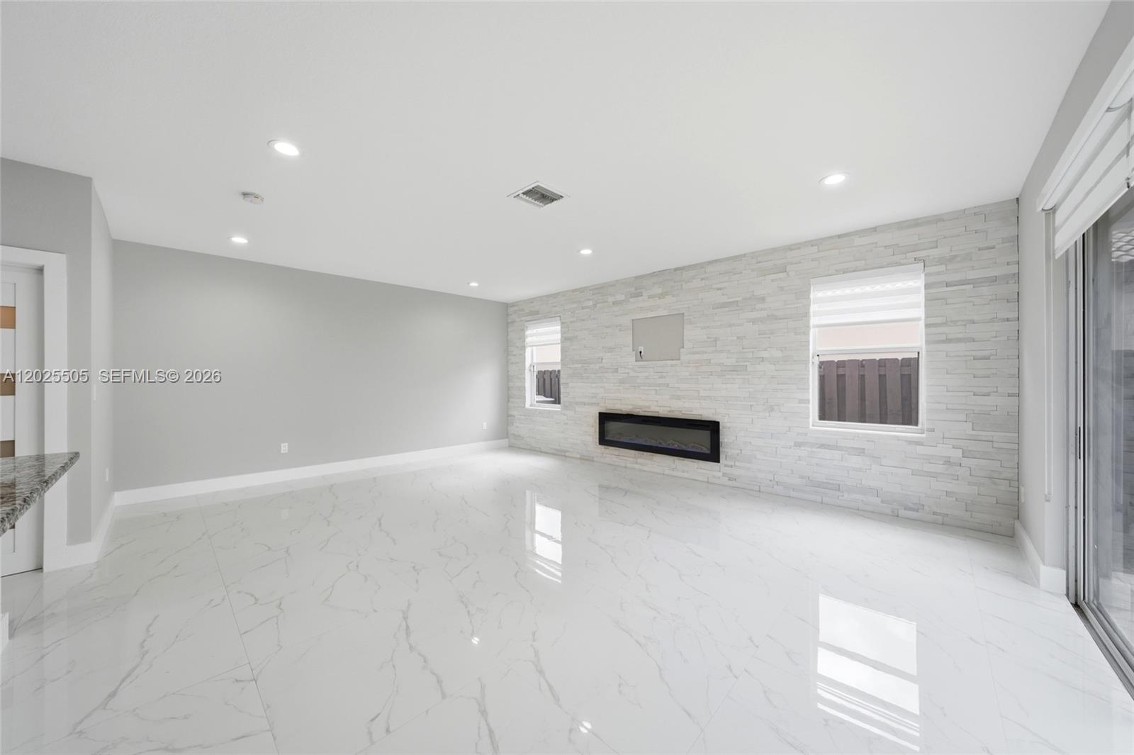 COUNTRY GARDENS SOUTH - Residential