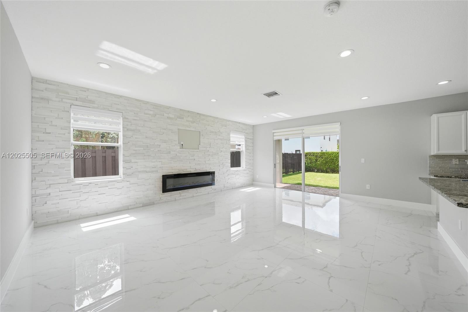 COUNTRY GARDENS SOUTH - Residential