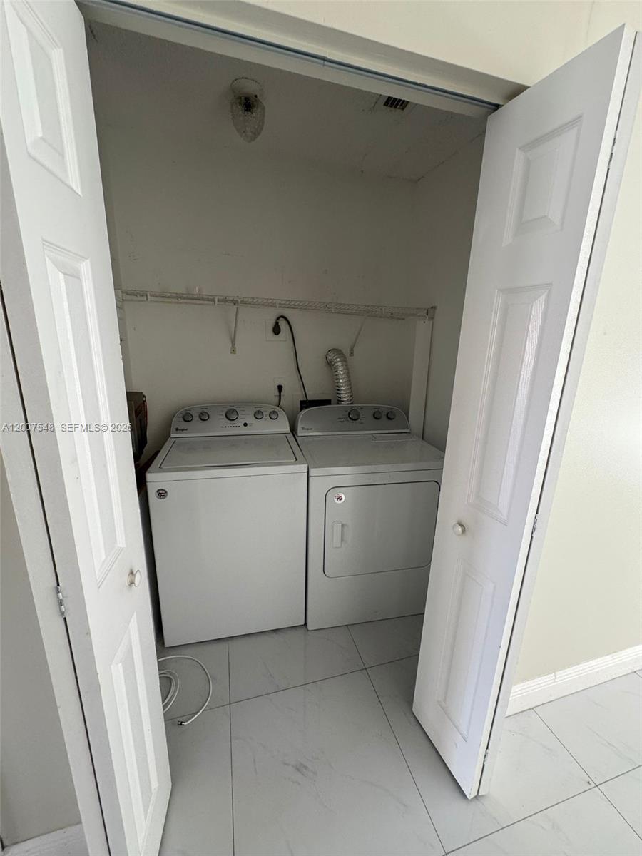 ROSEWOOD CONDO - Residential