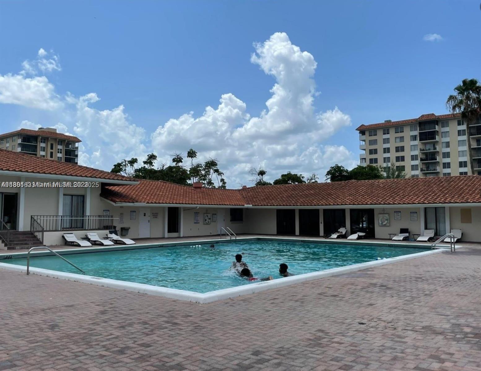 MANORS OF INVERRARY XII - Residential